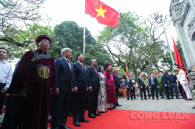 Về phía tỉnh Phú Thọ có Bí Thư Tỉnh ủy Bùi Minh Châu; Chủ tịch UBND tỉnh Bùi Văn Quang; Phó Bí thư Thường trực Tỉnh ủy Hoàng Công Thủy; Phó Chủ tịch UBND tỉnh Hồ Đại Dũng; đại diện các sở, ban ngành, huyện thành thị ở Phú Thọ.