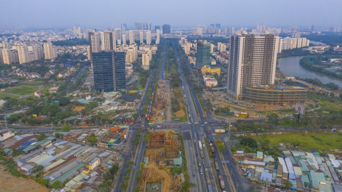 Khu Nam Sài Gòn với các dự án trọng điểm về hạ tầng đang được xây dựng, khi hoàn thành sẽ là nền tảng cho sự phát triển bền lâu của Khu Nam TP.HCM đồng thời là cơ sở để tăng sức hút cho các dự án bất động sản nhà phố biệt thự.