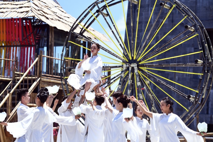 Show diễn Vũ điệu trên mây.