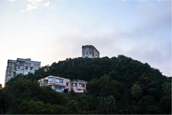 Nạn nhân của vụ lừa đảo này sống trong một khu phố giàu có ở Hong Kong, được gọi là The Peak. (Nguồn: Alamy Stock Photo)