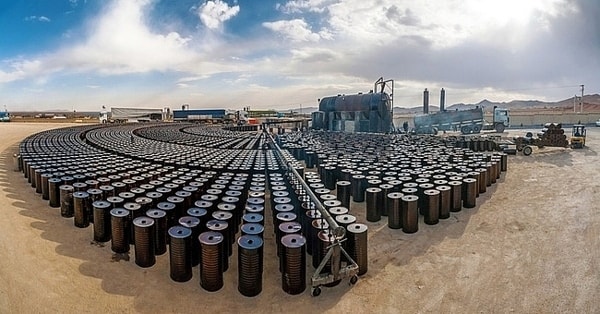 Giá dầu thô lấy lại đà tăng do thị trường chứng khoán toàn cầu đồng loạt đi xuống