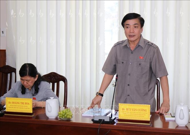 Ông Bùi Văn Cường, Ủy viên Trung ương Đảng, Ủy viên Ủy Ban Thường vụ Quốc hội, Tổng Thư ký Quốc hội, Chủ nhiệm Văn phòng Quốc hội, Ủy viên Hội đồng Bầu cử Quốc gia phát biểu tại buổi làm việc. Ảnh: TTXVN