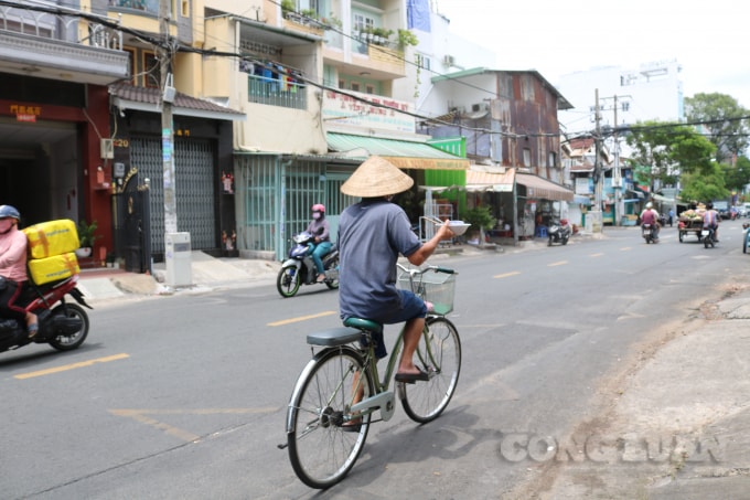 Chồng chị Trình đích thân đi giao món ăn nếu khách có nhu cầu giao tận nhà