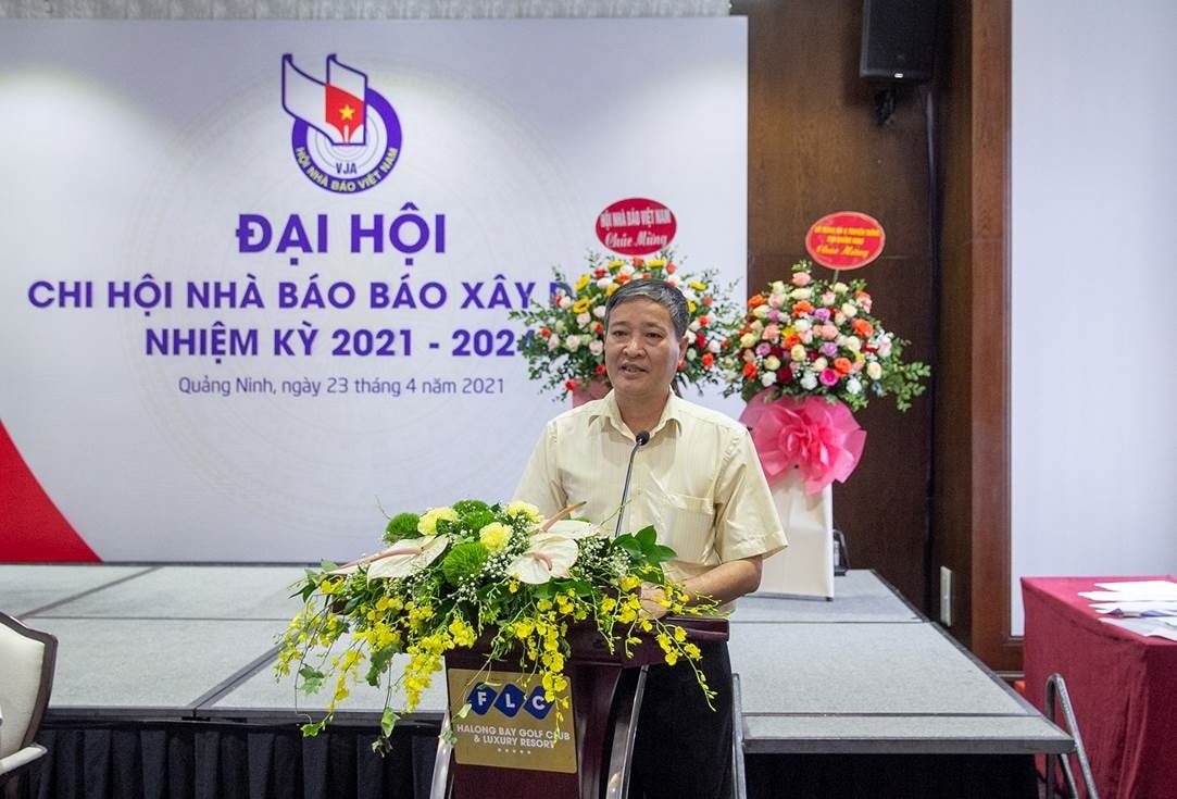Tổng Biên tập Báo Xây dựng Nguyễn Anh Dũng phát biểu tại Đại hội. Ảnh: Hữu Mạnh