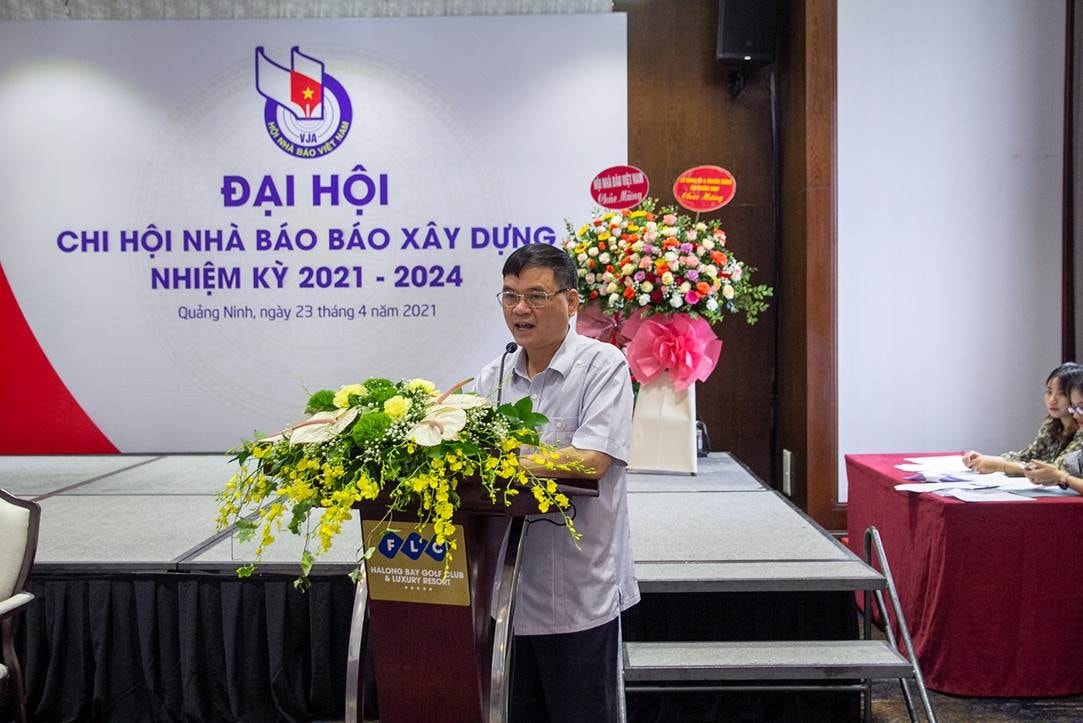 Trưởng ban Kiểm tra Hội nhà báo Việt Nam Phan Hữu Minh phát biểu chỉ đạo Đại hội. Ảnh: Hữu Mạnh