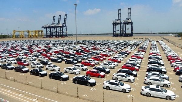 Tháng 3/2021, số lượng ô tô nhập khẩu 9 chỗ ngồi trở xuống là 10.849 chiếc