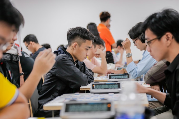 Các kỳ thủ chính thức tranh tài 