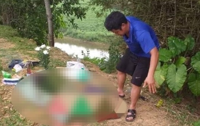 Thi thể bé sơ sinh trôi dạt trên sông Ngàn Sâu. Ảnh: dantri.com.vn