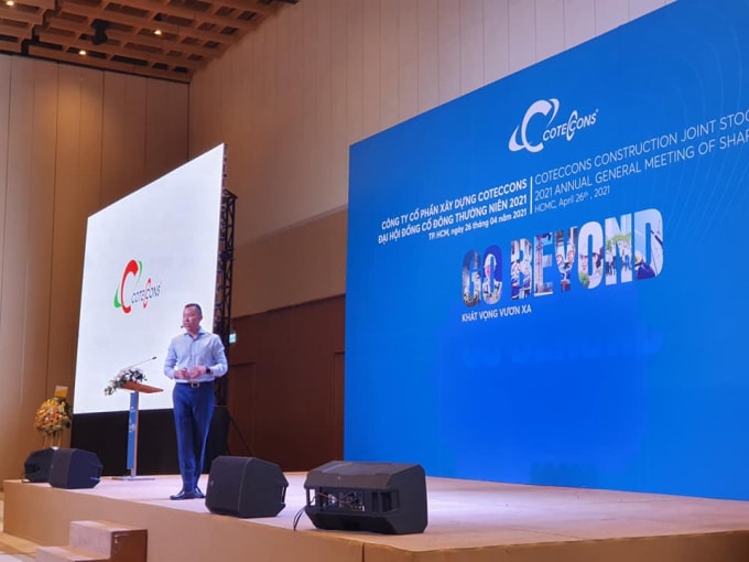 Ông Bolat Duisenov, Chủ tịch HĐQT Coteccons chia sẻ mở đầu đại hội
