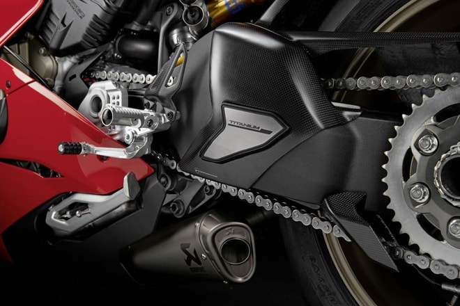 Ducati Panigale V4 có thêm phụ kiện đua chính hãng. Ảnh: Ducati