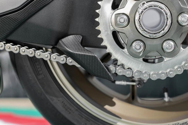Ducati Panigale V4 có thêm phụ kiện đua chính hãng. Ảnh: Ducati