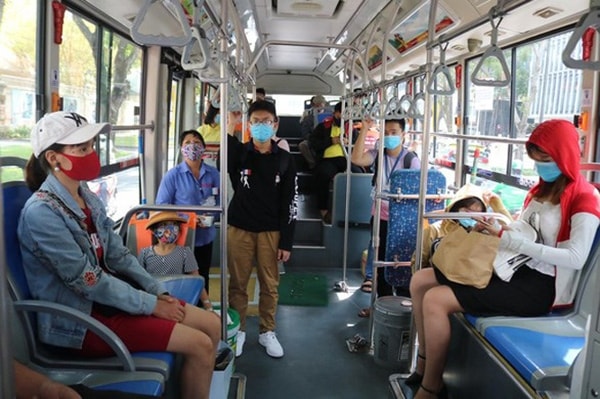 TP Hà Nội thực hiện đeo khẩu trang bắt buộc tại nơi công cộng, tại các sự kiện tập trung đông người, trên các phương tiện giao thông công cộng