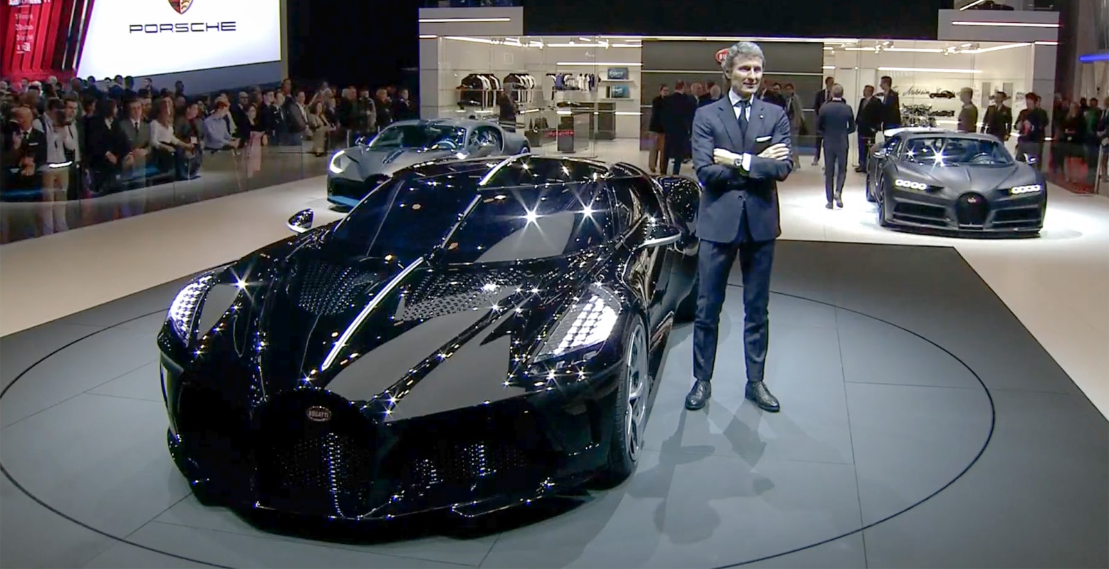 Siêu xe Bugatti La Voiture Noire. Ảnh: Mortor1