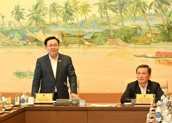 Chủ tịch Quốc hội Vương Đình Huệ phát biểu tại cuộc làm việc
