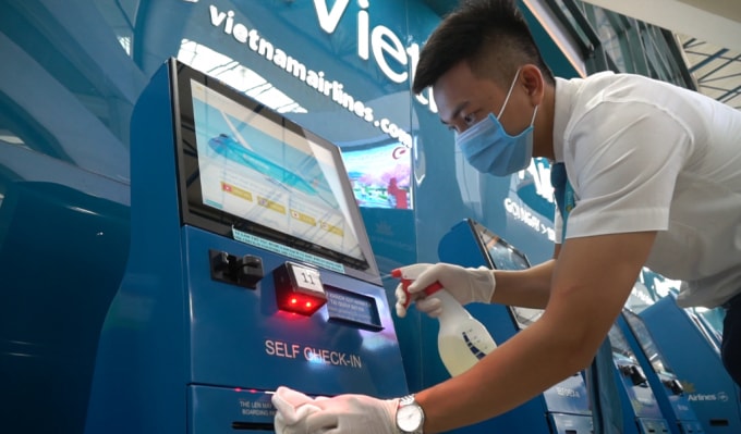 Việc triển khai thủ tục trực tuyến sẽ giúp chuyến đi của hành khách được thông suốt, liền mạch và góp phần giúp phòng chống dịch bệnh Covid-19. Ảnh minh họa