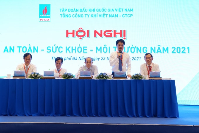 Đoàn Chủ tịch điều hành Hội nghị.