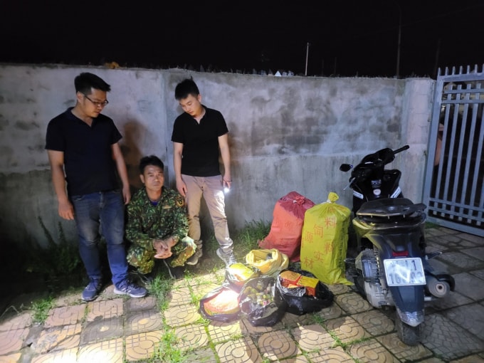 Công an bắt quả tang Nguyễn Văn Hà vận chuyển trái phép 58 kg pháo nổ