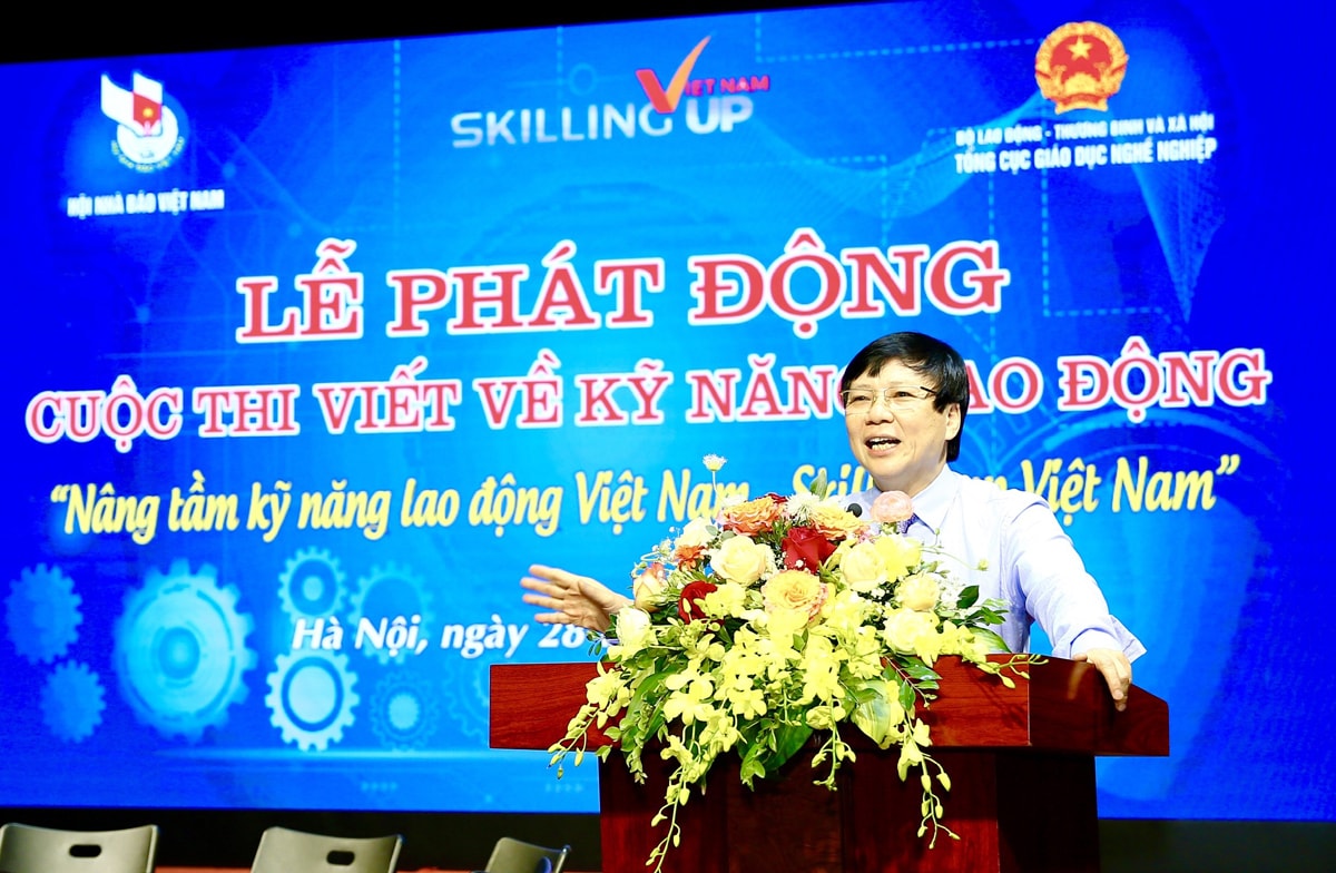 Nhà báo Hồ Quang Lợi - Phó Chủ tịch Thường trực Hội Nhà báo Việt Nam phát biểu tại lễ phát động cuộc thi. Ảnh: Sơn Hải