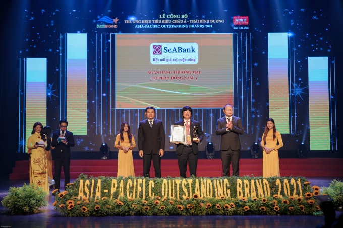 seabank duoc vinh danh trong top 50 doanh nghiep tang truong xuat sac nhat viet nam hinh 2