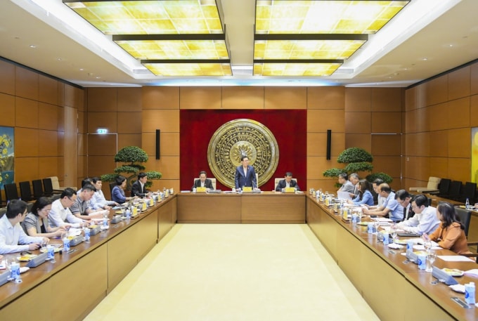 Quang cảnh buổi làm việc.