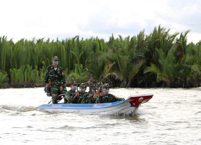 Bộ đội Biên phòng tỉnh Kiên Giang tuần tra, kiểm soát dọc tuyến biên giới.