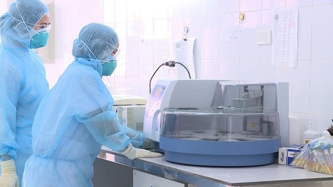 Kết quả xét nghiệm 8 người là F1 đang có mặt ở Thanh Hóa thì 7 người âm tính lần 1 với SARS-CoV-2. Ảnh: TL