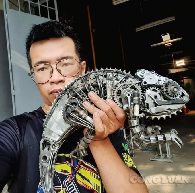 Chỉ trong 3 năm, anh đã sáng tác được hơn 2.000 tác phẩm