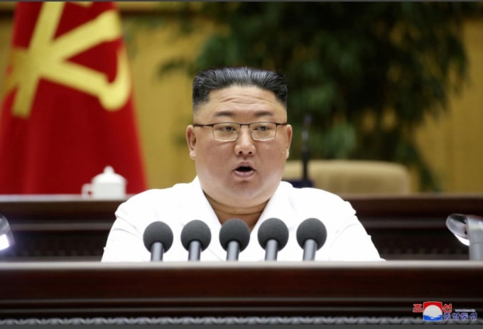 Nhà lãnh đạo Triều Tiên Kim Jong Un phát biểu tại hội nghị của Đảng Lao động ở Bình Nhưỡng - Ảnh: KCNA / REUTERS.
