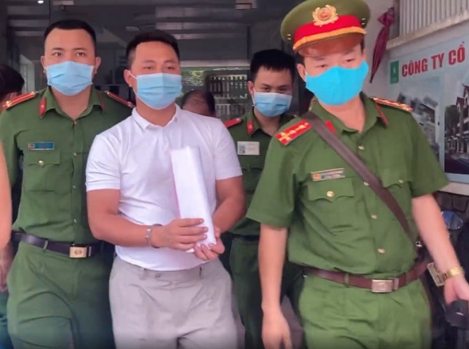 Giám đốc Công ty Cổ phần BĐS nhà đất Đồng Nai thời điểm lực lượng chức năng bắt giữ.