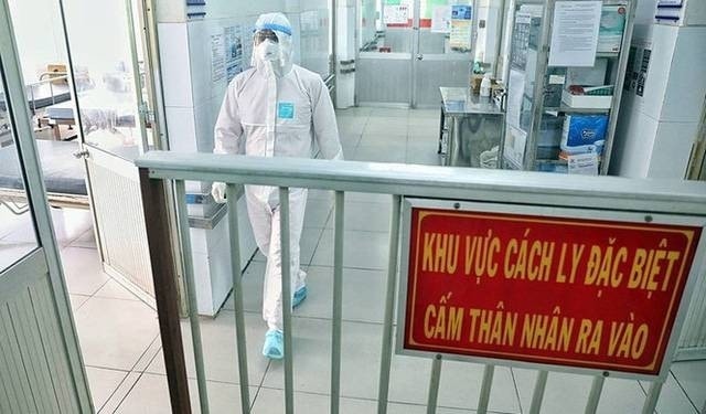 Dịch COVID-19 đang có chiều hướng phức tạp, người dân cần đề cao ý thức phòng dịch (ảnh TL).