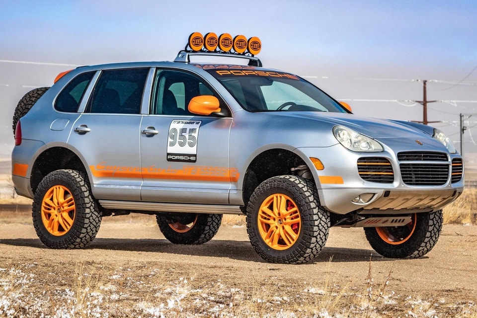 Porsche Cayenne 2005 được độ theo phong cách off-road. Ảnh: Carscoops