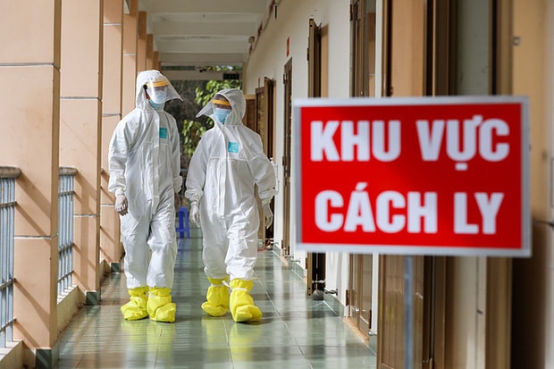 Trong số 309 công dân được đưa đi cách ly tập trung đợt này, đa phần là những người có liên quan đến quán bar Sunny và Spa Massage Hoa Sen trên địa bàn TP. Phúc Yên và Vĩnh Yên. Ảnh: TL