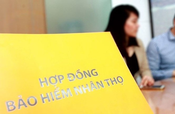 Bộ Tài chính cho biết, đã phối hợp với các ngân hàng để xử lý các trường hợp ép buộc khách hàng mua bảo hiểm.