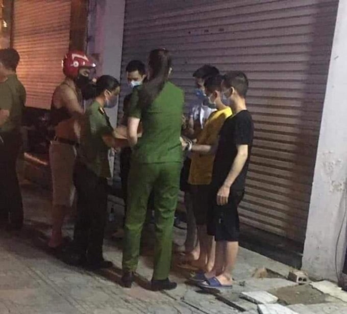 Nhóm người Trung Quốc bị phát hiện (ảnh MXH).
