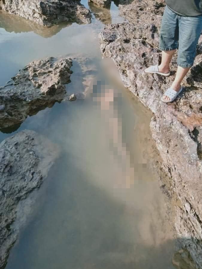 Thi thể em Truyền bên hốc đá, cách nơi bị nạn khoảng gần 1 km.