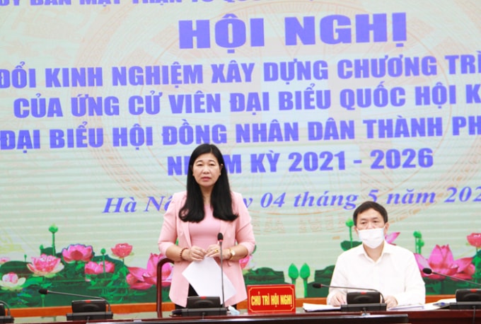 Chủ tịch Ủy ban MTTQ Việt Nam Thành phố Nguyễn Lan Hương phát biểu tại hội nghị