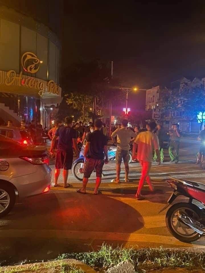 Cơ quan công an kiểm tra tối ngày 3/5. Ảnh: tienphong.vn