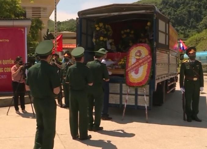 95 hài cốt liệt sĩ và chuyên gia Việt Nam hy sinh tại Lào về đất mẹ. Ảnh: Trọng Kiên