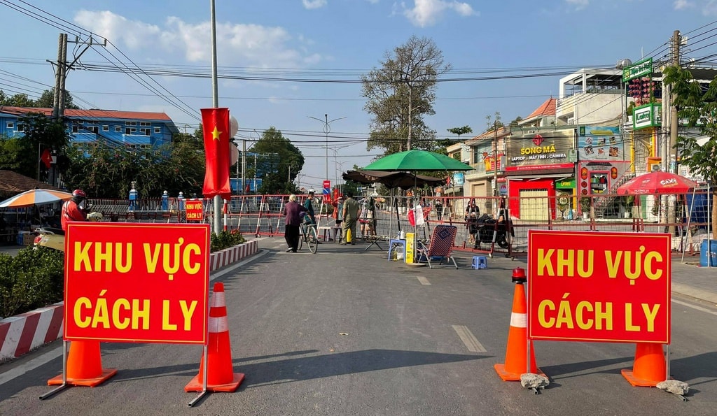 TP. Long Khánh phong tỏa 1 dãy nhà do có 2 học sinh là F2 của BN 2.999. Ảnh: minh họa