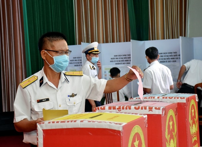 Tỷ lệ cử tri đi bầu đạt 100% theo đúng danh sách niêm yết.