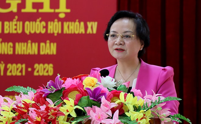 Bộ trưởng Phạm Thị Thanh Trà trình bày chương trình hành động tại Hội nghị tiếp xúc cử tri sáng ngày 06/5/2021