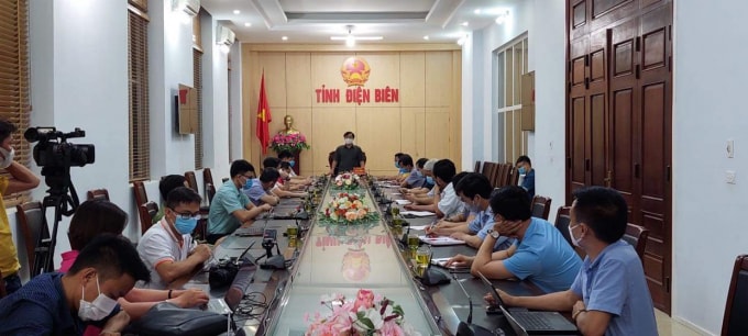 Cuộc họp khẩn đêm 5/5.