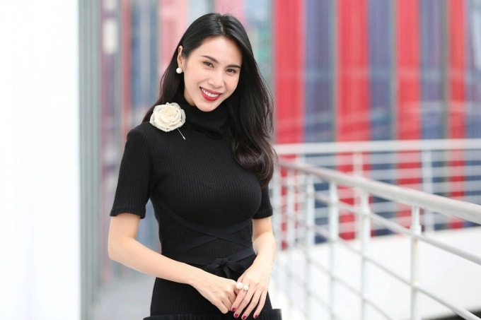 Thủy Tiên cũng có khả năng sáng tác nhạc đáng nể khi đảm nhận vai trò viết nhạc và hát cho nhiều phim truyền hình đình đám.