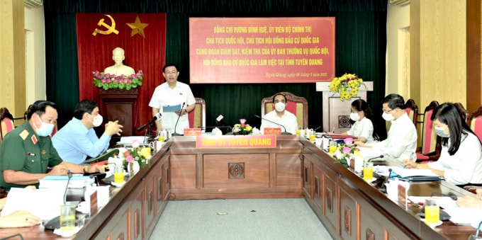 Chủ tịch Quốc hội Vương Đình Huệ phát biểu tại buổi làm việc.