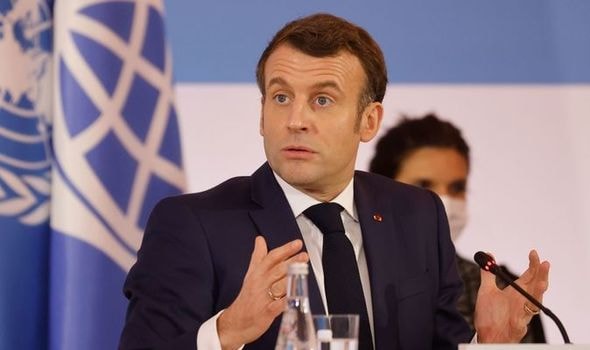 Tổng thống Pháp Macron ủng hộ đề xuất từ bỏ bảo vệ quyền sở hữu trí tuệ đối với vắc xin COVID-19 - Ảnh: AFP