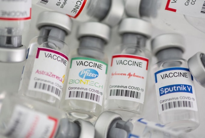 Các loại vắc xin Covid-19. Ảnh: Reuters