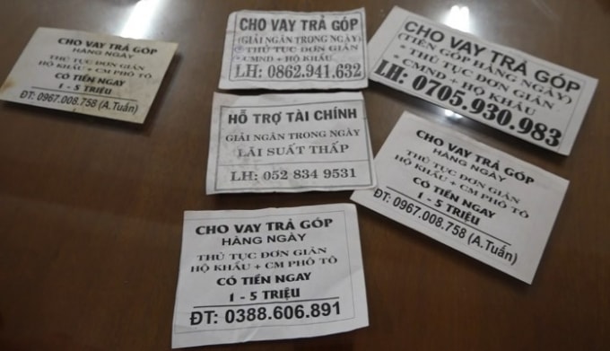 Những tờ rơi cho vay được nhóm đối tượng trên dùng để rải tại các khu vực dân cư nhằm thu hút người vay