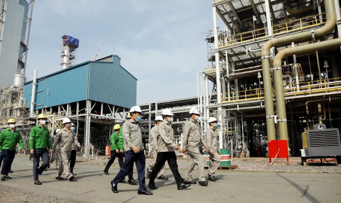 Tổng Giám đốc Petrovietnam Lê Mạnh Hùng kiểm tra công tác bảo dưỡng tổng thể Nhà máy Đạm Phú Mỹ sáng ngày 07/05/2021.