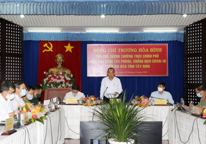Phó Thủ tướng Trương Hòa Bình đề nghị Bộ Y tế tiếp tục tăng cường hướng dẫn, kiểm tra, giám sát để cơ sở thực hiện tốt 5K.