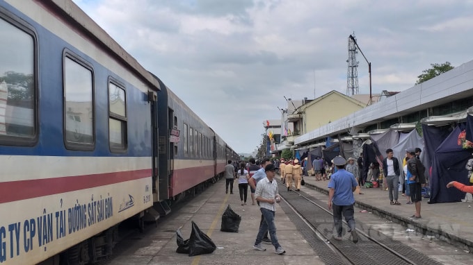 Hiện, tuyến Hà Nội - TP. HCM chỉ còn 3 đôi tàu.